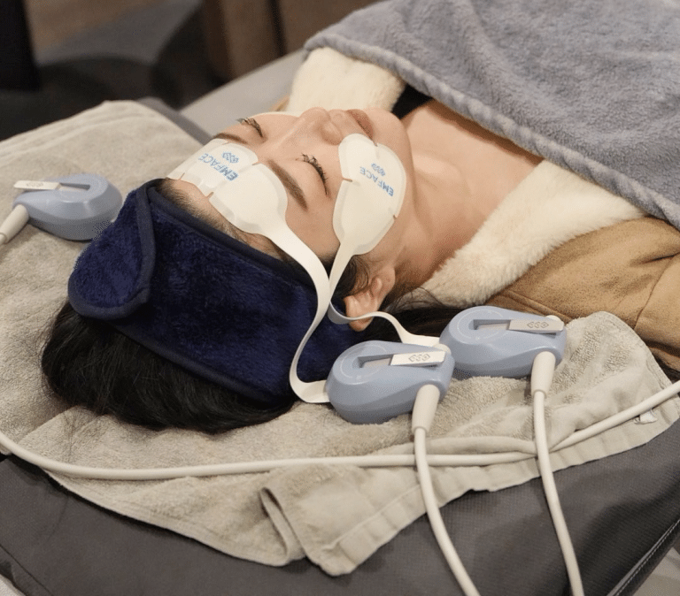 EMFACE 菲斯波搭配紅光療程實際施作