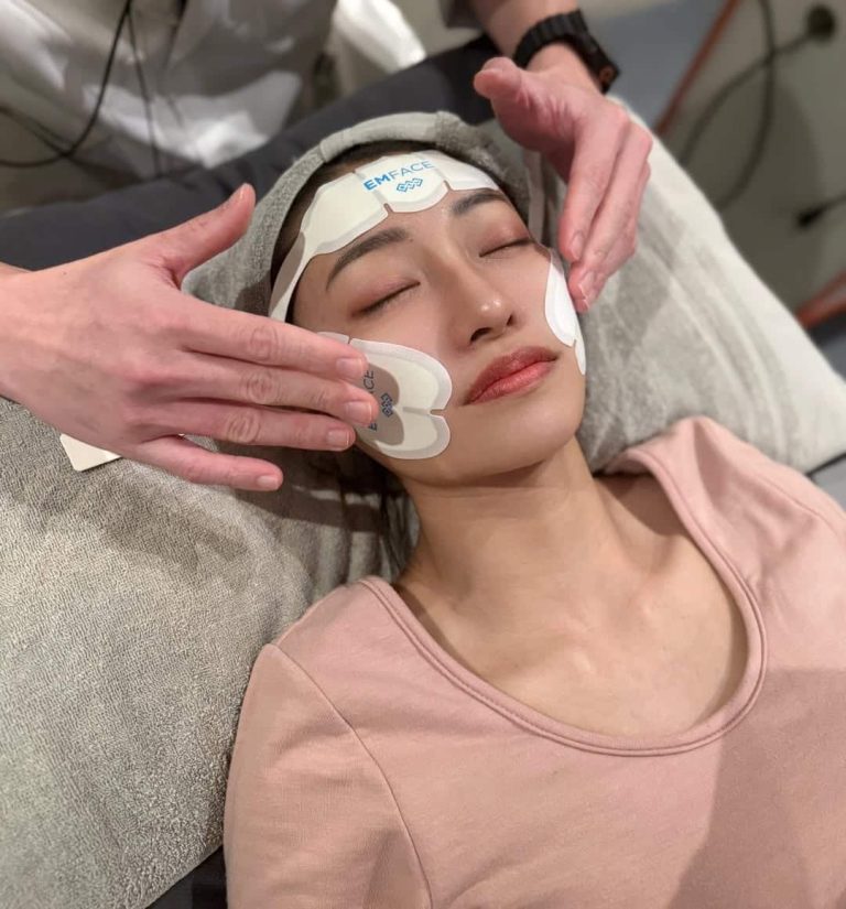 霍普金斯診所進行非侵入式臉部拉提EMFACE療程紀錄