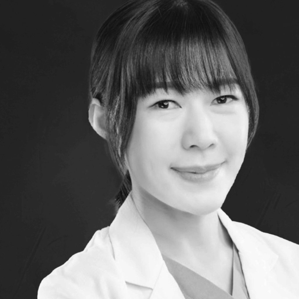 霍普金斯診所專業醫師團隊-女醫師形象照與細心醫療服務